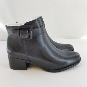 NATURALIZER Dora Black Leather Ankle Boots Sz 6 M
